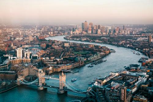 London is one of the most well-known cities in the world and also the capital of the United Kingdom. The city is full of diversity and never-ending fun, a city that will surely amaze every tourist that visits it.