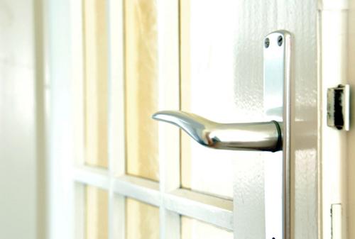 In recent weeks, there have been a number of burglaries that have happened after burglars have gained entry to people’s properties via unlocked doors or windows.