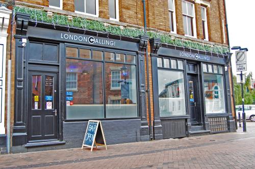 London Calling - Contemporary Bar & Cafe lounge, Rugby, Warwickshire
