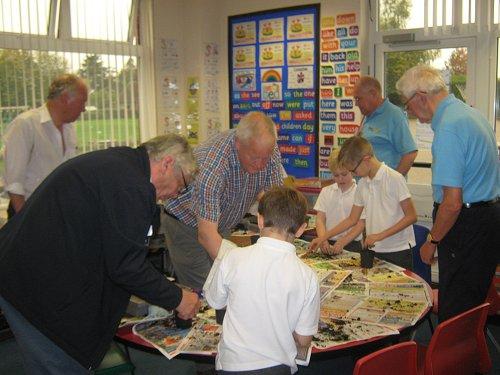 Woodfall Primary School Rotakids plant bulbs to raise funds