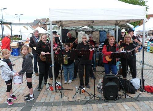 Hip & Harmony Sing, Strum and Street Dance for Neston Shoppers